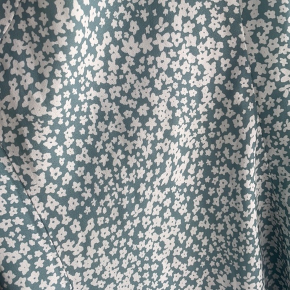 Beginning Boutique Isabella Dress Blue Floral Sundress - Picture 2 of 4